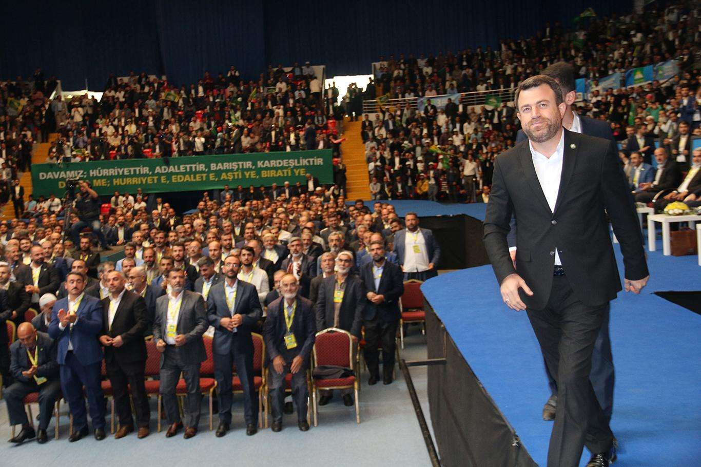 Siyasetiyle gönüllere taht kuran dava adamı: Mehmet Yavuz Siyasetiyle gönüllere taht kuran dava adamı: Mehmet Yavuz